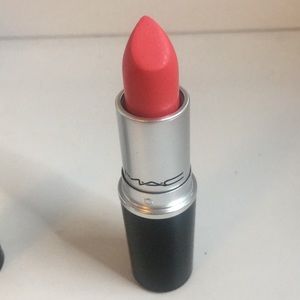 NEW🌟 Mac Lip Stick- ABlaze